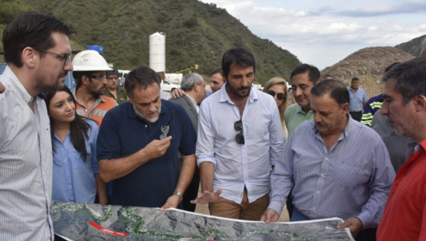 Ministro Ariel Puy y el gobernador Ricardo Quintela visitaron importante obra sobre ruta nacional 75