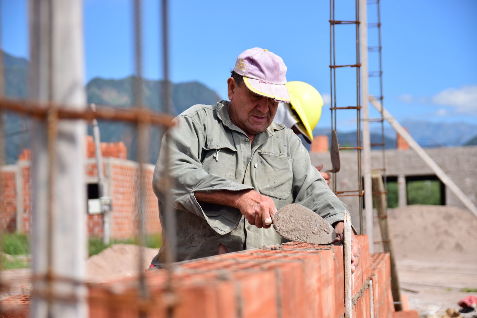 LA PROVINCIA CONSTRUIRÁ 3 MIL VIVIENDAS ESTE AÑO CON GRAN IMPACTO EN LA GENERACIÓN DE EMPLEO