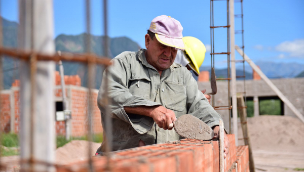 LA PROVINCIA CONSTRUIRÁ 3 MIL VIVIENDAS ESTE AÑO CON GRAN IMPACTO EN LA GENERACIÓN DE EMPLEO