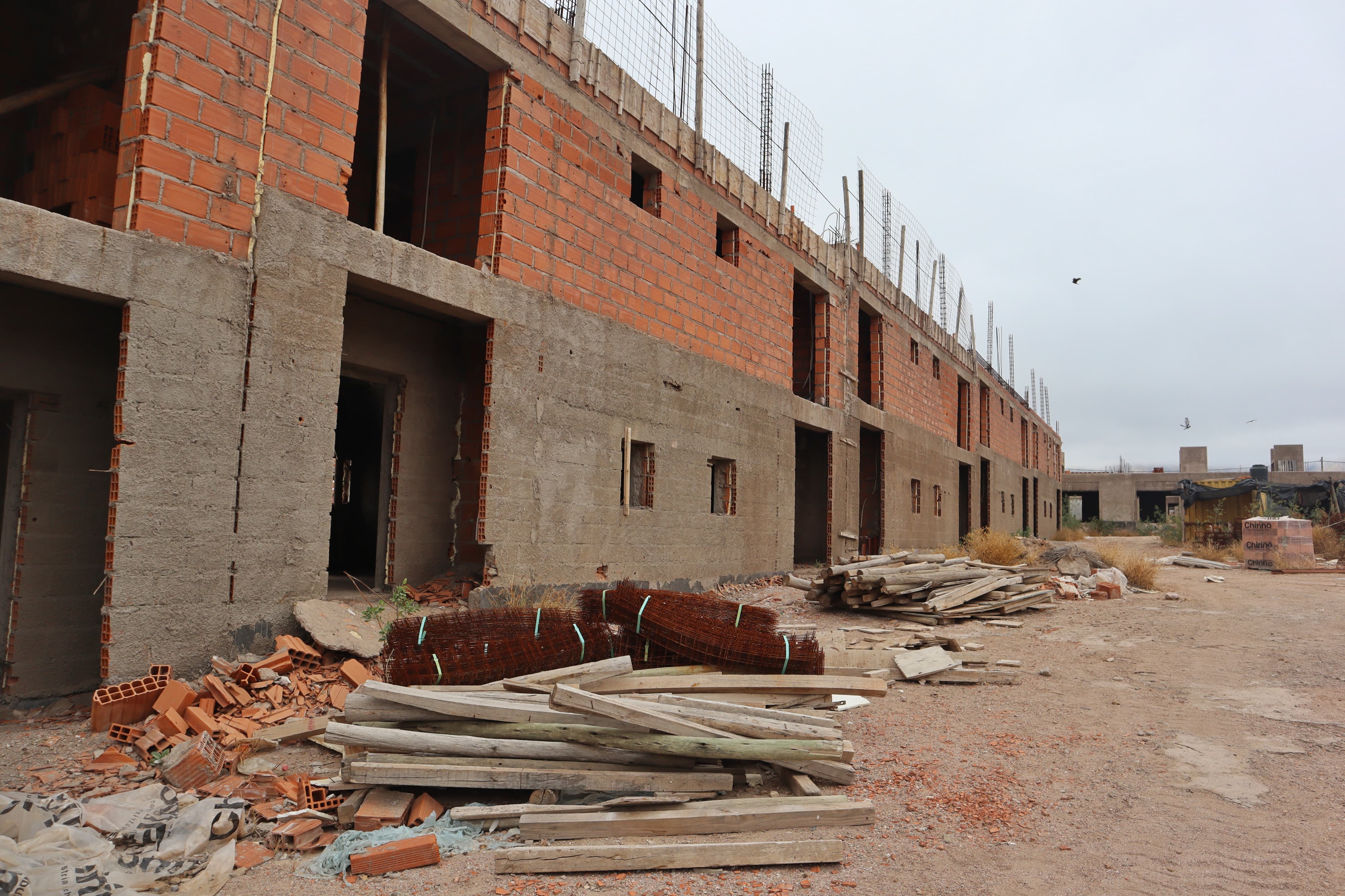 El Gobierno Provincial tomó posesión de las viviendas abandonadas por Nación