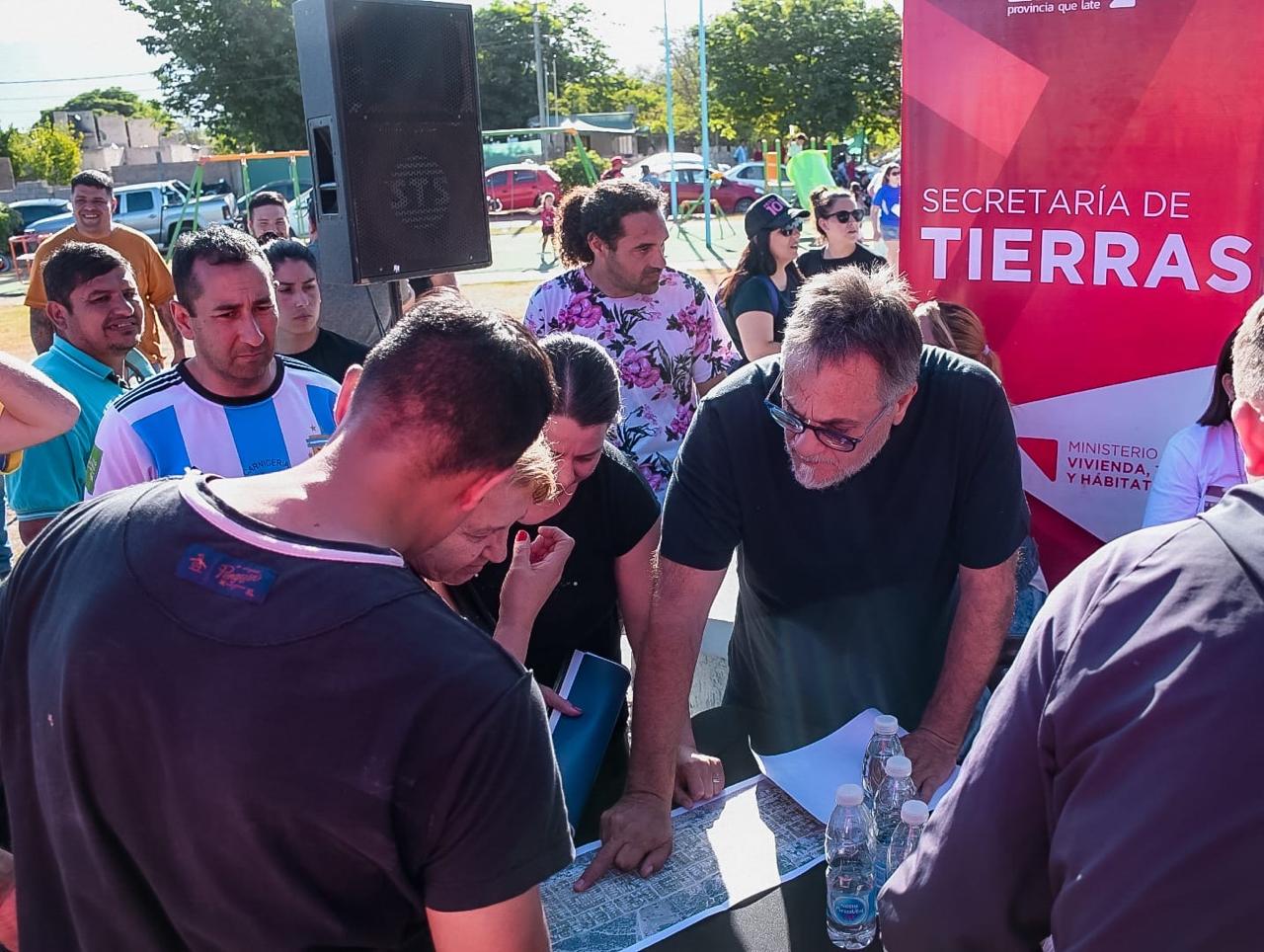 Más de mil familias del Loteo San Andrés tendrán sus escrituras y serán propietarios de sus viviendas 