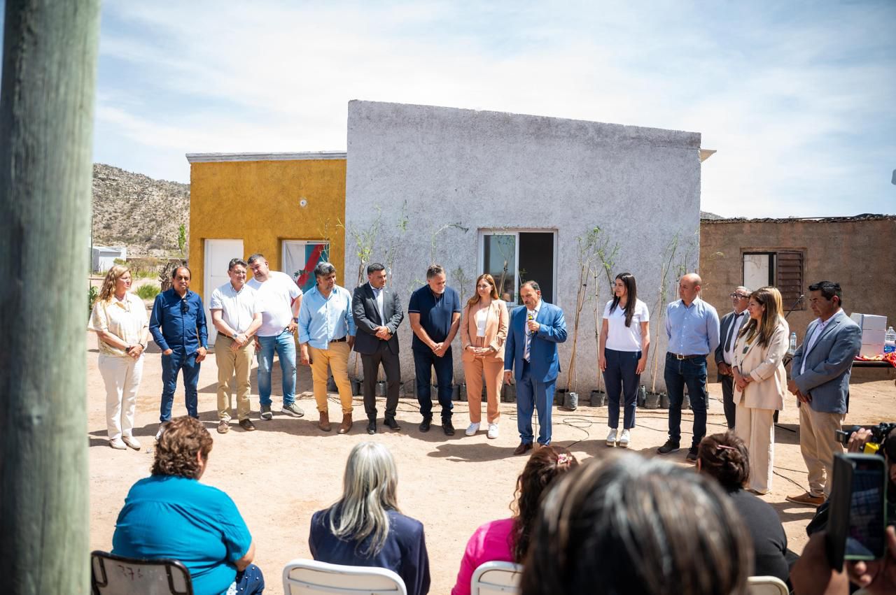 La Provincia le cumplió el sueño de un hogar digno a 19 familias de Salinas de Bustos 