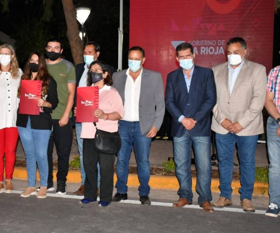 90 familias cuentan con la escritura de su terreno en San Blas de Los Sauces