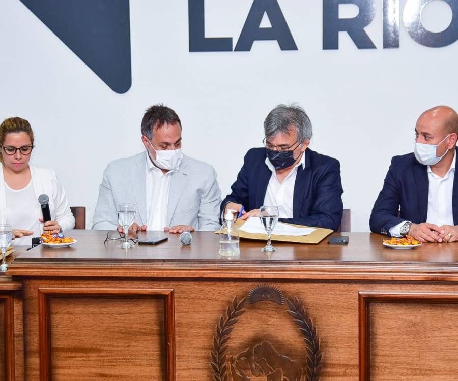 La Provincia licitó obras de infraestructura para viviendas en el interior
