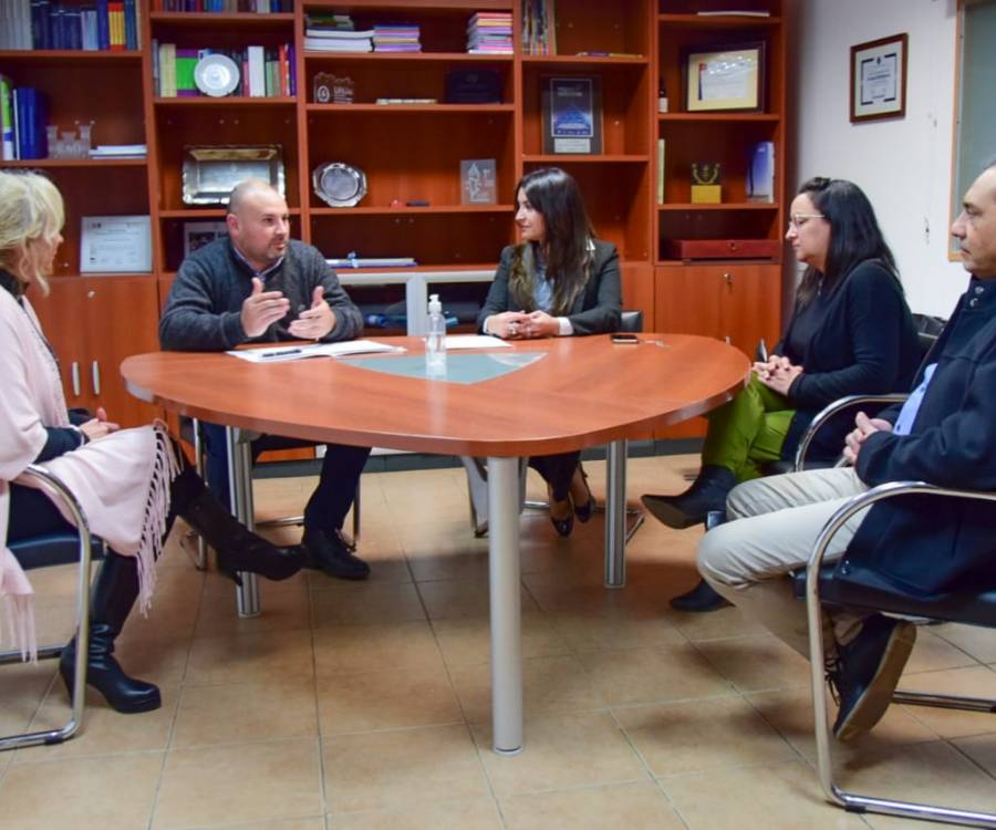 La Secretaría de Tierras firmó convenio con la UNDeC para prácticas pre profesionales de estudiantes